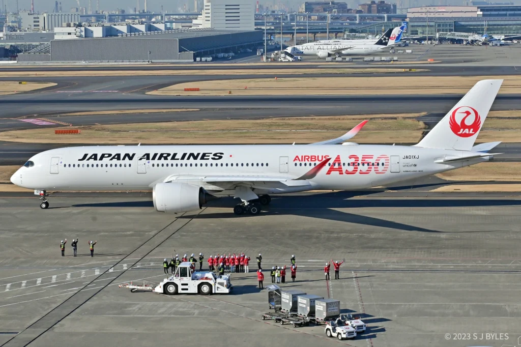 Discover Japan Airlines' Summer 2025 Flight Adventure